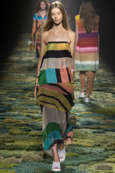 Look 8